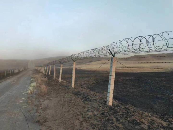 中蒙、中俄边境突发入境草原火灾 最新：明火已被扑灭-中俄蒙三国交界处界碑