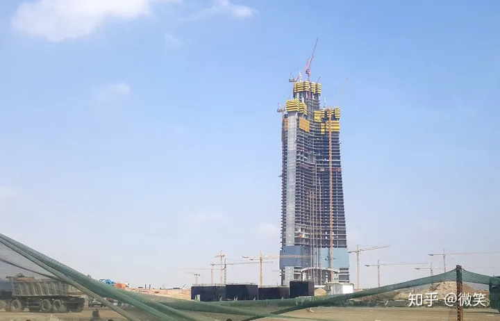 耗资近1500亿新建城区，如今无人他方，近百亿高楼也成烂尾工程！-中国在建高楼排名前十