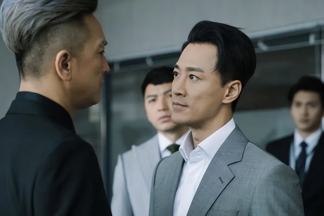 王浩信30秒被扇21个耳光，挺“享受”，岳云鹏：回内地拍戏是对的-王浩信国语采访