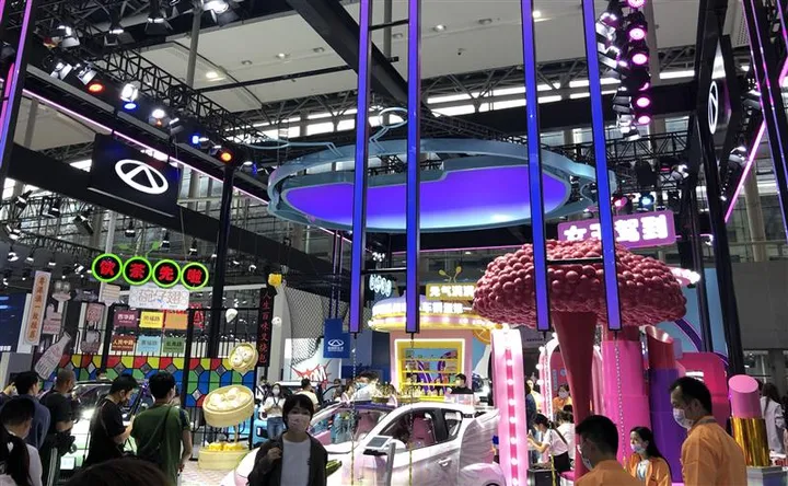 再会广州:期冀•遗忘（广州再构服饰有限公司）