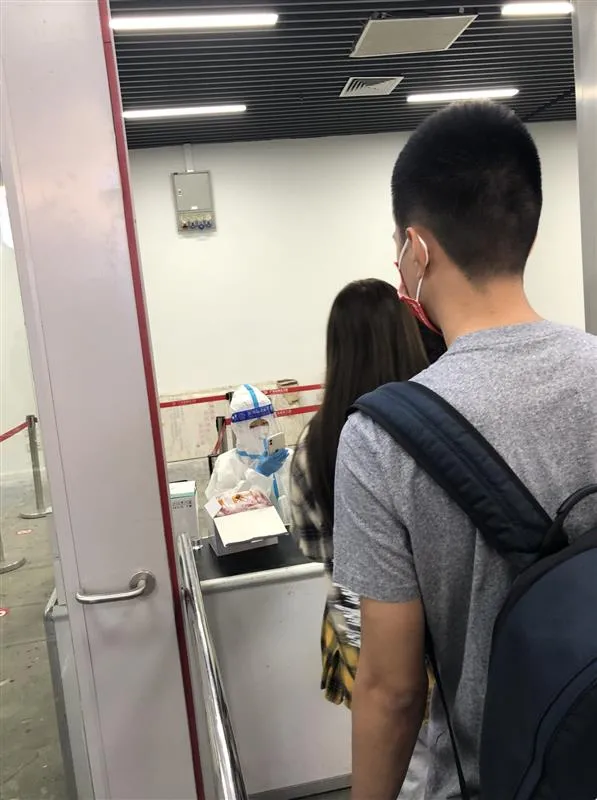 再会广州:期冀•遗忘（广州再构服饰有限公司）