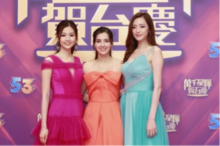 TVB台庆晚会，众花旦盛装出席，杨千嬅唱完就走太大牌-tvb台庆颁奖2020