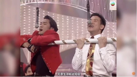 TVB台庆晚会，众花旦盛装出席，杨千嬅唱完就走太大牌-tvb台庆颁奖2020