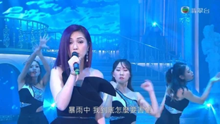 TVB台庆晚会，众花旦盛装出席，杨千嬅唱完就走太大牌-tvb台庆颁奖2020