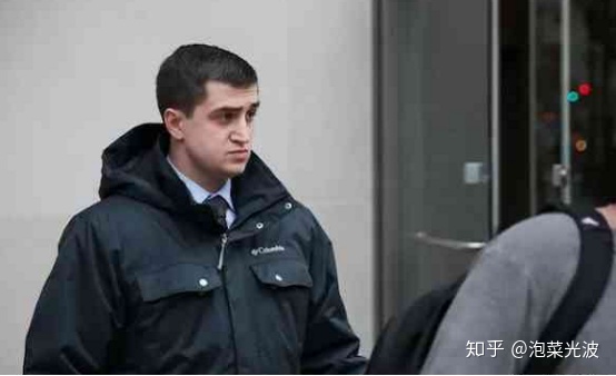 掰断兵马俑手指的美国男子被判无罪，那我是不是也能把自由女神的火炬掰回家（掰兵马俑手指结果）