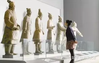 掰断兵马俑手指的美国男子被判无罪，那我是不是也能把自由女神的火炬掰回家（掰兵马俑手指结果）