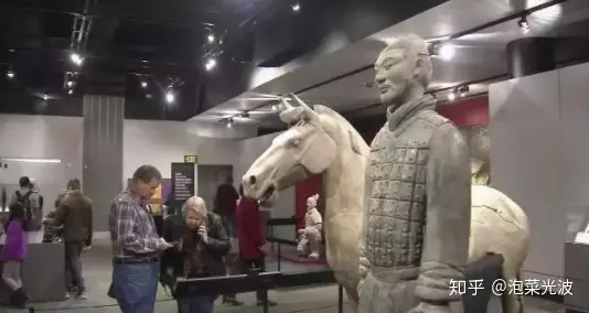 掰断兵马俑手指的美国男子被判无罪，那我是不是也能把自由女神的火炬掰回家（掰兵马俑手指结果）