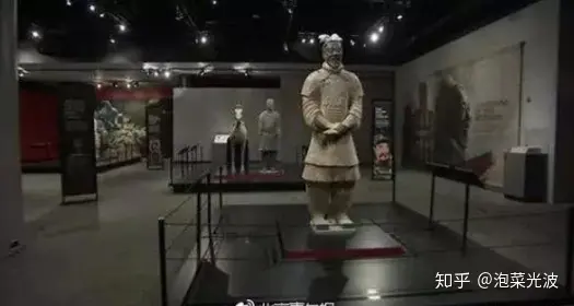 掰断兵马俑手指的美国男子被判无罪，那我是不是也能把自由女神的火炬掰回家（掰兵马俑手指结果）