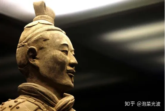 掰断兵马俑手指的美国男子被判无罪，那我是不是也能把自由女神的火炬掰回家（掰兵马俑手指结果）