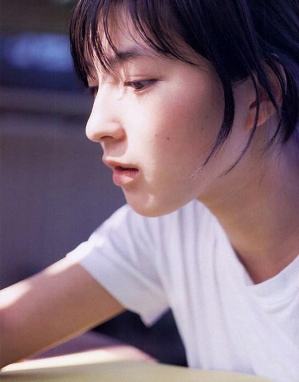 广末凉子承认出轨公开下跪道歉：为什么想不开（广末凉子成名曲）