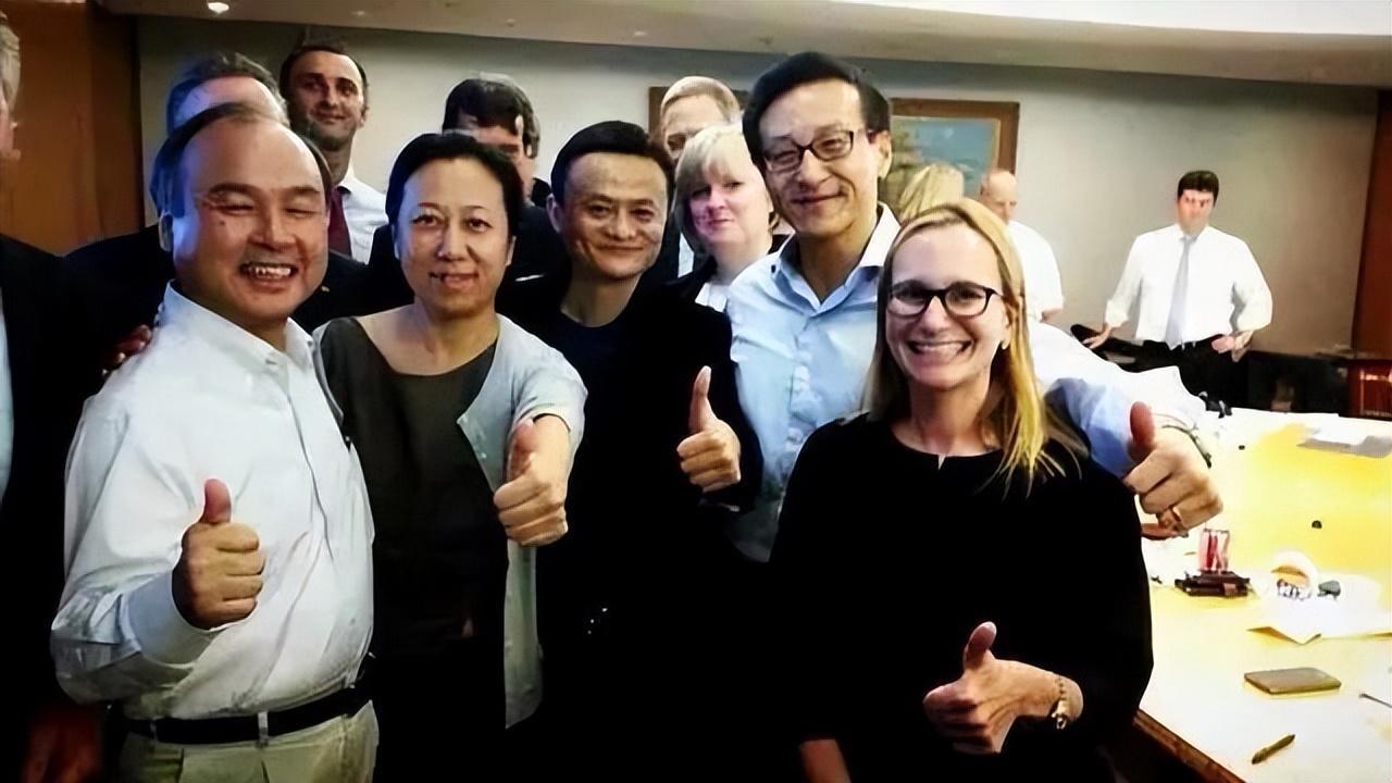 马云突然回国，释放出来的几个信号，非同小可，值得深思（马云回来没）