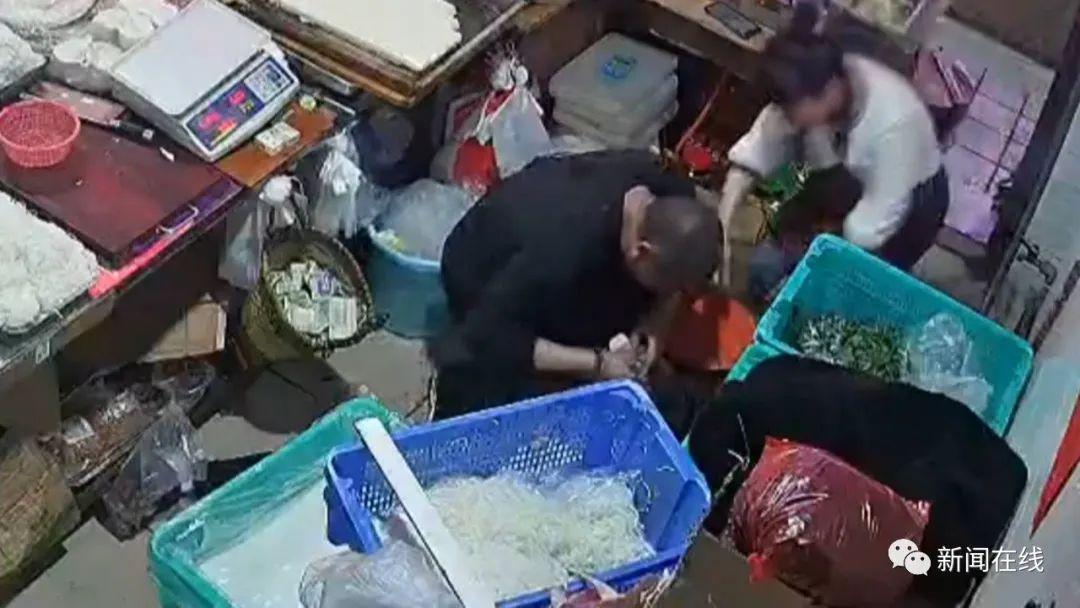 男子被贴膏药当场晕倒！官方通报：膏药没有迷药成分（没有问题贴膏药）