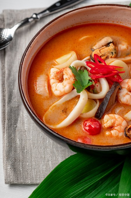 冬阴功汤（Tom Yum Goong）是一道来自泰国的经典汤品-正宗泰式冬阴功汤的详细做法窍门