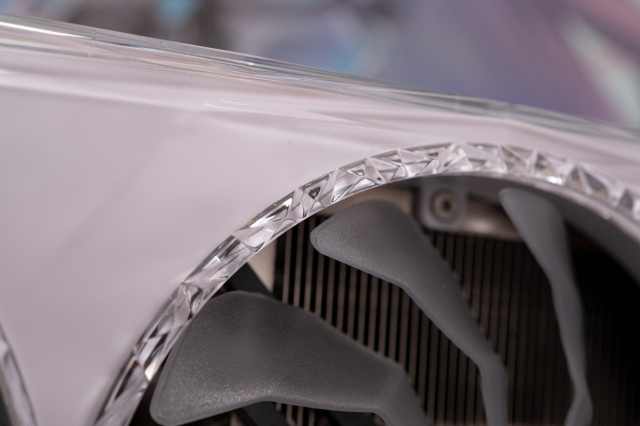 比RTX 3090 Ti便宜，还比RTX 3090 Ti能打！影驰 GeForce RTX 4070 Ti 星曜 OC显卡评测