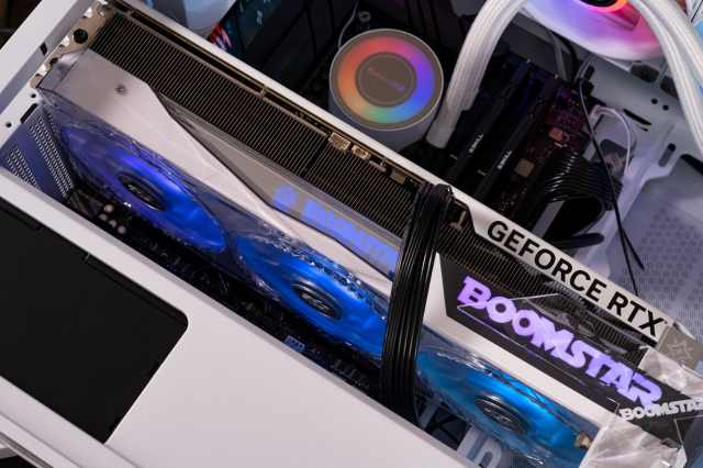 比RTX 3090 Ti便宜，还比RTX 3090 Ti能打！影驰 GeForce RTX 4070 Ti 星曜 OC显卡评测