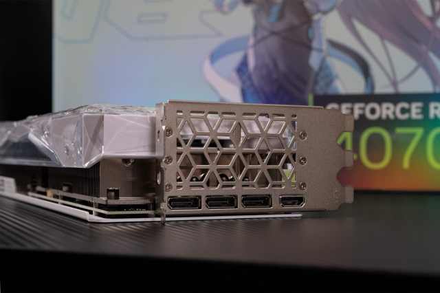 比RTX 3090 Ti便宜，还比RTX 3090 Ti能打！影驰 GeForce RTX 4070 Ti 星曜 OC显卡评测