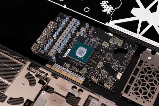 比RTX 3090 Ti便宜，还比RTX 3090 Ti能打！影驰 GeForce RTX 4070 Ti 星曜 OC显卡评测