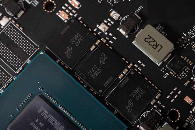 比RTX 3090 Ti便宜，还比RTX 3090 Ti能打！影驰 GeForce RTX 4070 Ti 星曜 OC显卡评测