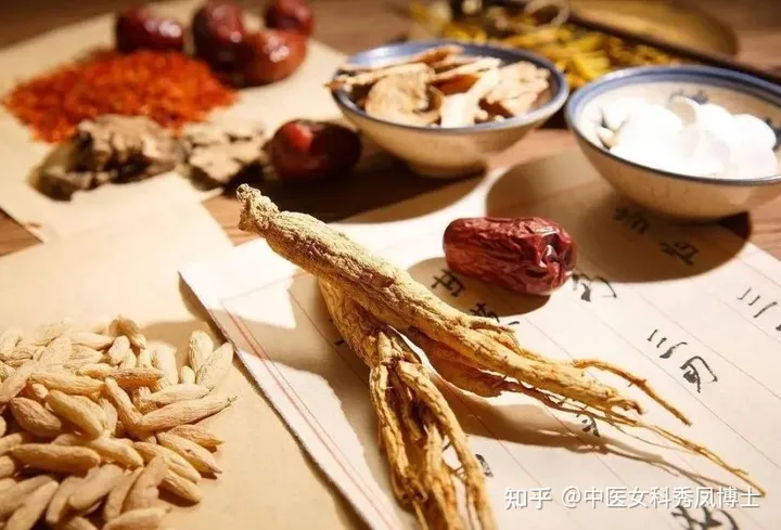 五指毛桃不是桃，红豆薏米不祛湿，40年老药师帮你避开祛湿的坑！-五指毛桃赤小豆薏米煲猪骨