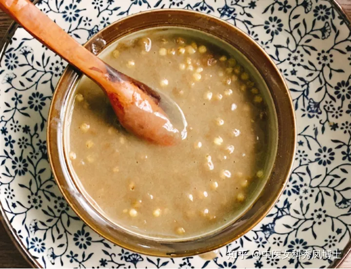 五指毛桃不是桃，红豆薏米不祛湿，40年老药师帮你避开祛湿的坑！-五指毛桃赤小豆薏米煲猪骨