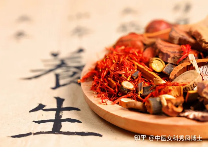 五指毛桃不是桃，红豆薏米不祛湿，40年老药师帮你避开祛湿的坑！-五指毛桃赤小豆薏米煲猪骨