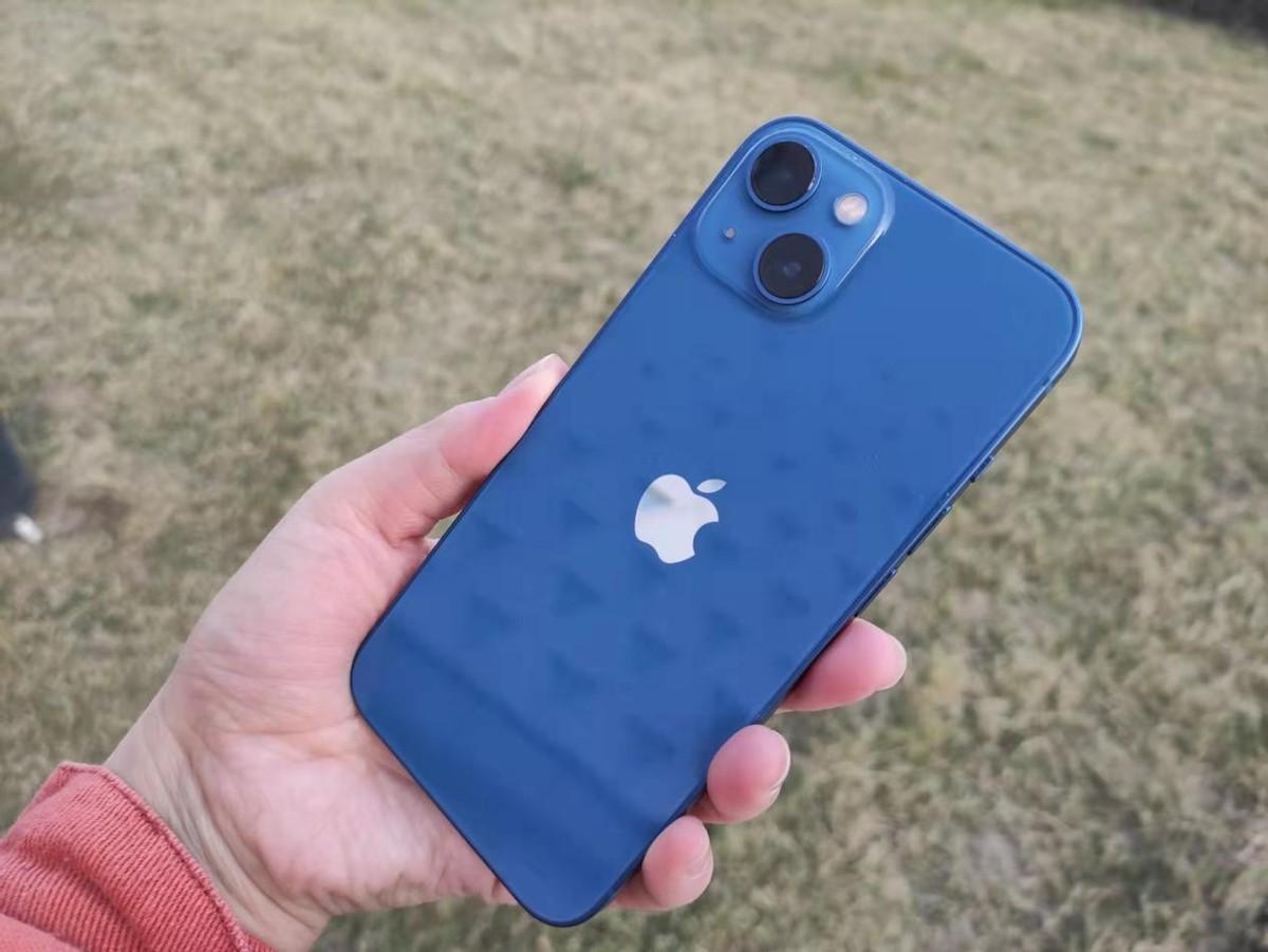 卖掉华为P40后，入手了iPhone 13，使用半月后谈谈最重要3点感受-华为p40pro和苹果13哪个更值得入手