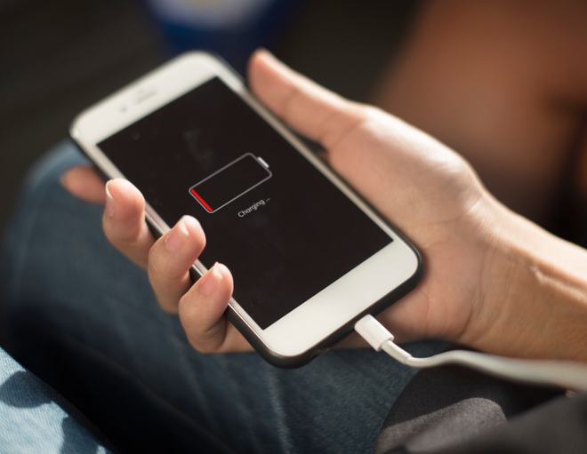 充电时充电头发热，需要警惕“第三阶段”！-充电头发热很烫 什么原因造成的