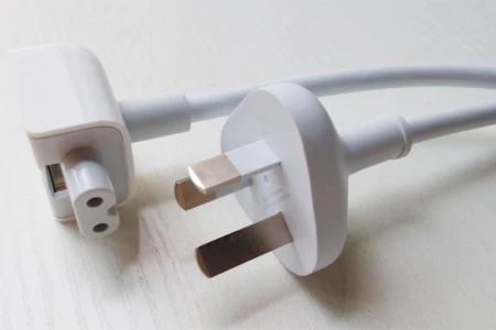 充电头发烫是什么原因？-夏天充电头发烫是什么原因