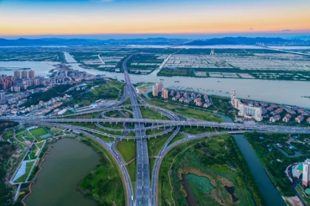 “鲲龙”吐水逐梦蓝天 珠海金湾圆了南粤百年飞机梦-珠海金湾机场实时动态