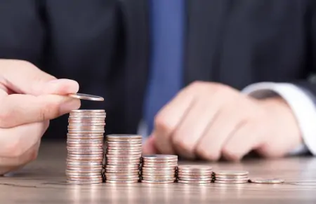 钛晨报央行宣布降准0.5个百分点，释放1.2万亿资金；中国恒大设立风险化解委员会；2021年度十大网络用语发布-恒大降价新闻