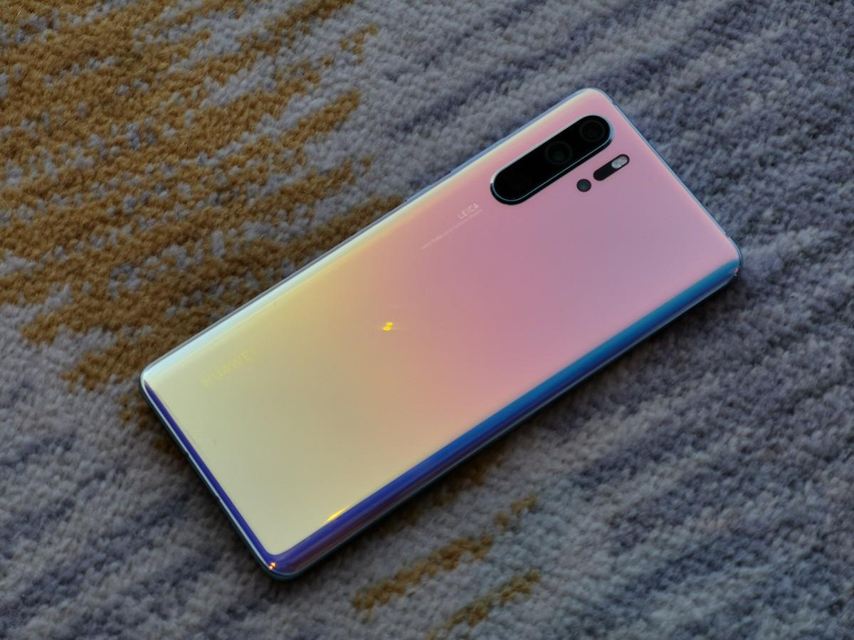 在2022年，一台两年前的华为P30Pro，相当于什么价位的手机？-p30pro还值得购买吗