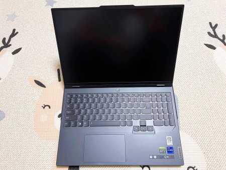 宿舍室友花1W块钱买的笔记本，跑分居然有240W-寝室笔记本