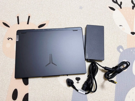 宿舍室友花1W块钱买的笔记本，跑分居然有240W-寝室笔记本