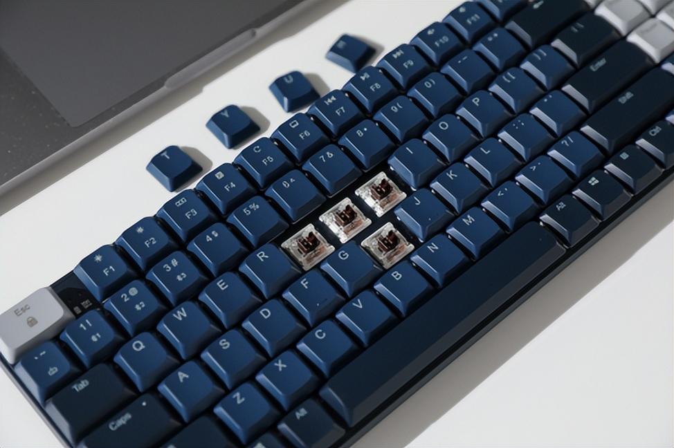 键盘竟然有ABCD顺序的？从来没有见过，这是为什么？-键盘为啥不是abc