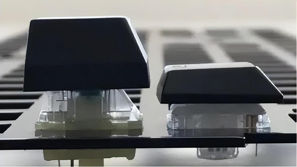 键盘竟然有ABCD顺序的？从来没有见过，这是为什么？-键盘为啥不是abc