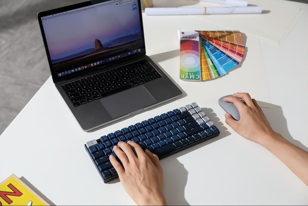 键盘竟然有ABCD顺序的？从来没有见过，这是为什么？-键盘为啥不是abc