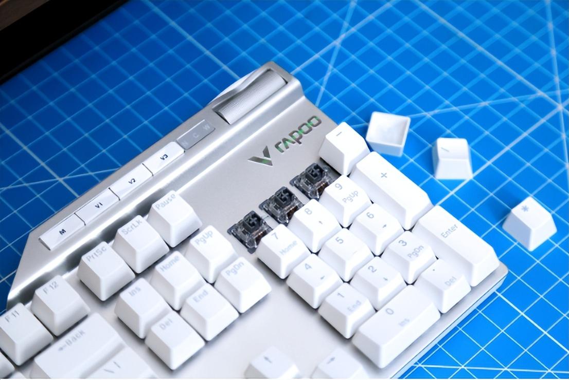 你的键盘由你定，全尺寸RGB热插拔入手分享-热插拔键盘套件需要焊接吗