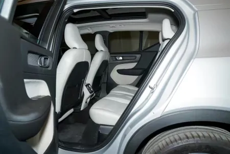 解读沃尔沃XC40，全系2.0T动力，舒适又安全，家用代步首选？-沃尔沃xc40全系标配