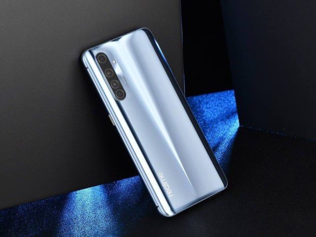 最新手机性价比排行：小米10第六，华为Mate 30垫底-性价比最好的手机2000价位的