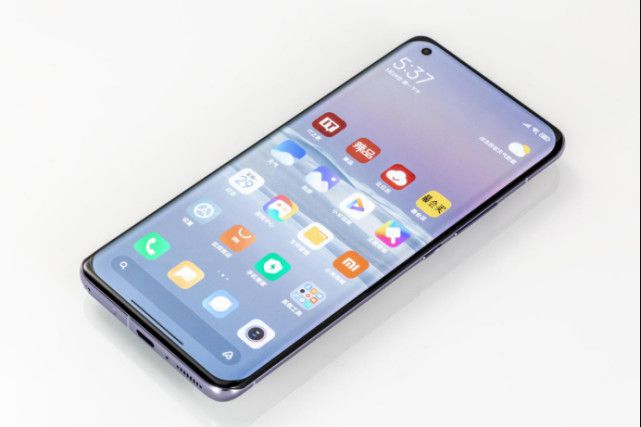 买手机不要盲目跟风，目前这 10 款手机性价比比较高