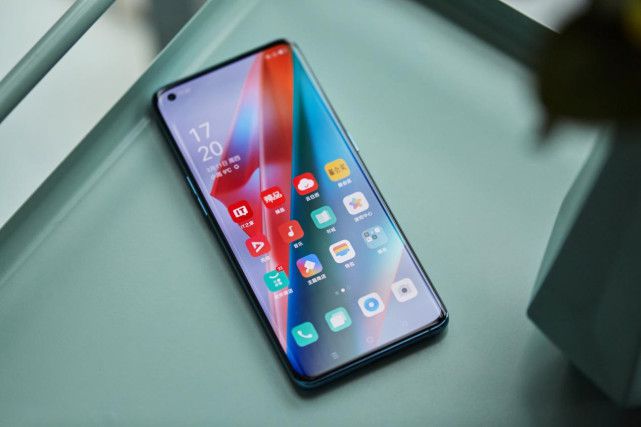 买手机不要盲目跟风，目前这 10 款手机性价比比较高