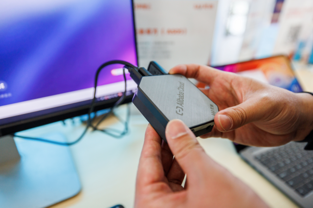 阿里云推出一颗7.8平方厘米、126克的云电脑-阿里云电脑多少钱一台