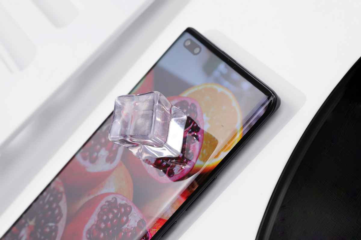 大跌眼镜！麒麟985+5G+EMUI，这手机不属于华为旗下？