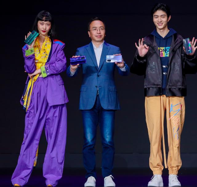 如果说麒麟985真的比骁龙865还强，为什么不用在华为P40系列上？-麒麟985比骁龙695好吗