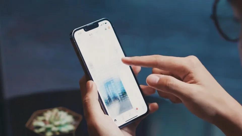 终于知道为什么今年最值得买的iPhone不是13或者Max，而是13Pro了-今年苹果手机价格为什么这么低