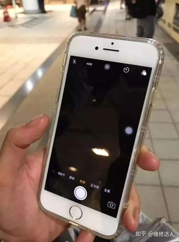 苹果8 前置正常 后置摄像头黑屏 闪光灯也打不开 怎么办？-苹果8后置摄像头黑屏闪光灯不亮