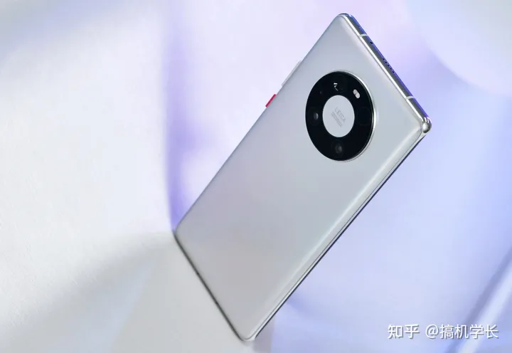 华为的麒麟芯 9000和990差距在哪？-华为麒麟芯片990与9000区别