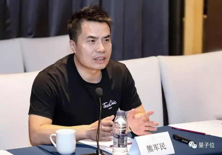 麒麟810实体芯片首次亮相，对标骁龙730，AI跑分比骁龙855还高-麒麟810在麒麟芯片排名