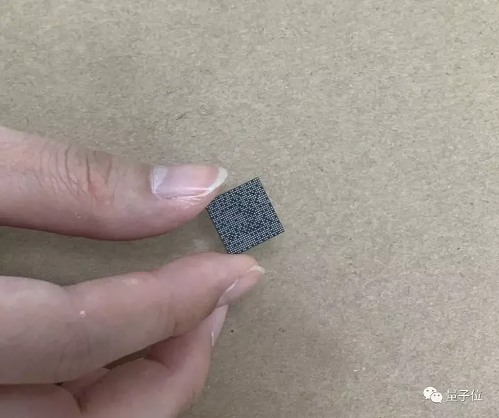 麒麟810实体芯片首次亮相，对标骁龙730，AI跑分比骁龙855还高-麒麟810在麒麟芯片排名