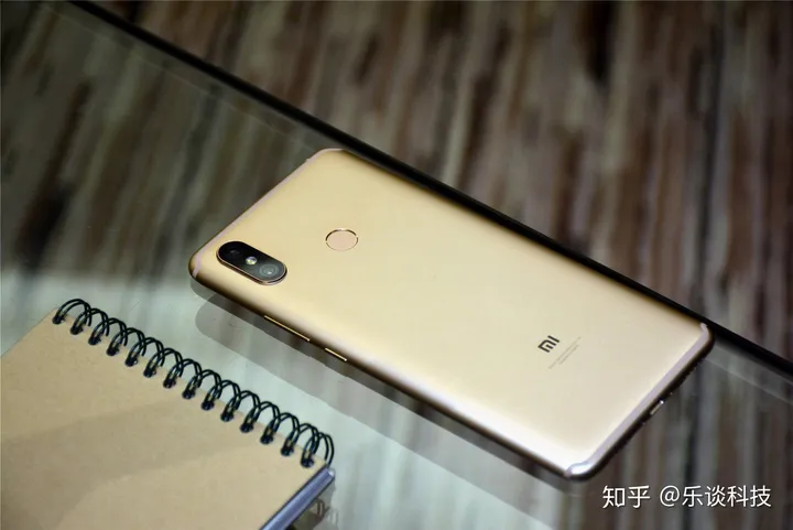 小米MAX3定位：拍照最好的巨屏手机，网友：玩游戏更爽-小米max3拍照怎么样